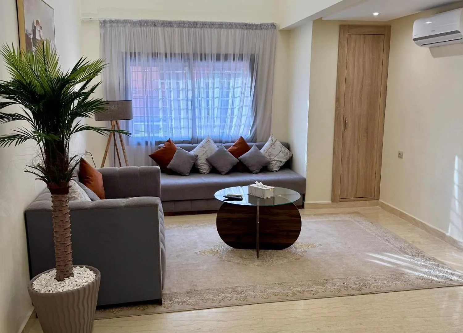The Cosy Duplex With Gym Access & Near Mall, Palooza Marrakesh Marruecos