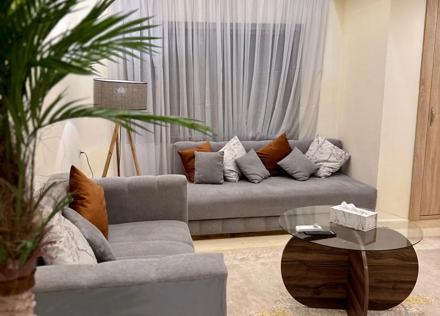The Cosy Duplex With Gym Access & Near Mall, Palooza Marrakesh Marruecos